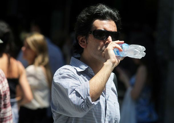 Mucha agua y poco ejercicio, claves para evitar un golpe de calor