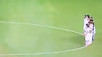 asi fue el minuto de silencio de la seleccion de siria por los atentados en francia asi fue el minuto de silencio de la seleccion de siria por los atentados en francia