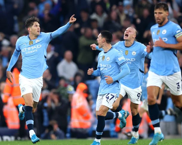 Manchester City rescató un empate agónico ante Arsenal y sigue líder en la Premier League