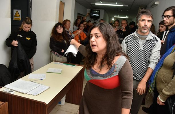 Una periodista fue detenida en La Pampa por fotografiar un procedimiento policial