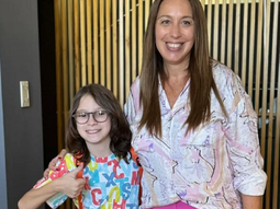 María Eugenia Vidal junto a Ian Moche.