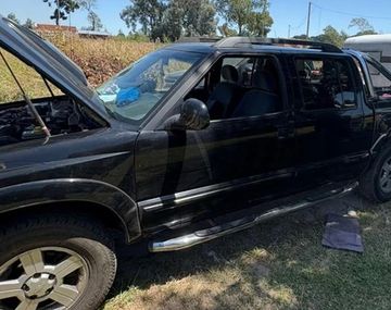 Le robaron a una familia su camioneta con casa rodante y se llevaron a los hijos de 6 y 8 años.