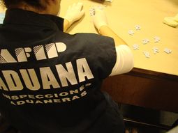 Detienen en Ezeiza a un hombre con unas 26.000 pastillas de éxtasis