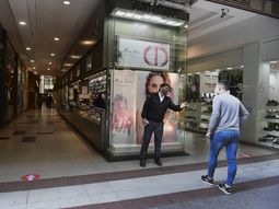 A partir de este miércoles vuelven a abrir los comercios de Once