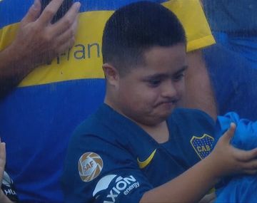 Santi con la camiseta de Andrada