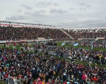 Morón: casi 5.000 alumnos prometieron fidelidad a la Bandera Argentina