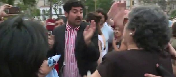 Lautaro Maislin fue insultado y agredido en Plaza de Mayo