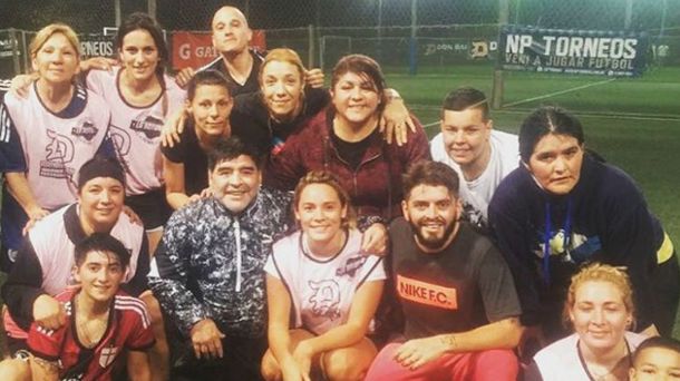 Hay equipo: la foto del picadito que Maradona jugó con Diego Jr.