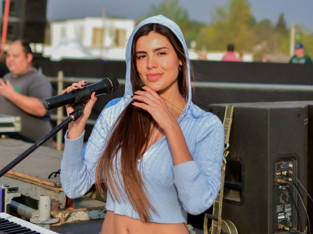 Quién es Valentina Olguín, la cantante que usó datos de gobernadores para contrabandear ropa