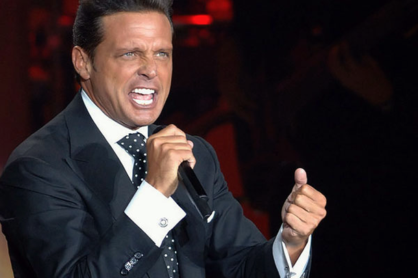 Demandan a Luis Miguel por abandonar a sus hijos