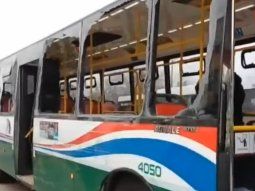 Fuerte choque entre un colectivo y un camión en Bajo Flores: al menos 10 heridos