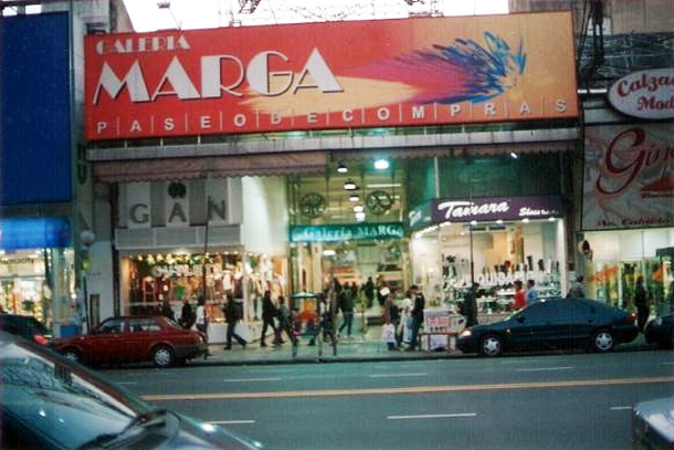 Detienen a un comerciante por abusar de una clienta