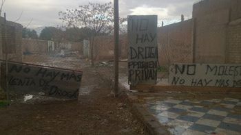 El curioso cartel que pusieron vecinos de Mendoza El curioso cartel que pusieron vecinos de Mendoza