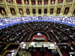 En el pico de contagios, el macrismo ya reunió 90 diputados en el Congreso y exige sesionar de manera presencial