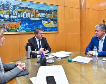 Massa se reunió con senador Parrilli y el gobernador electo de Neuquén