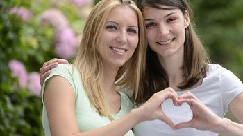 revelan que las mujeres son naturalmente homosexuales o bisexuales revelan que las mujeres son naturalmente homosexuales o bisexuales