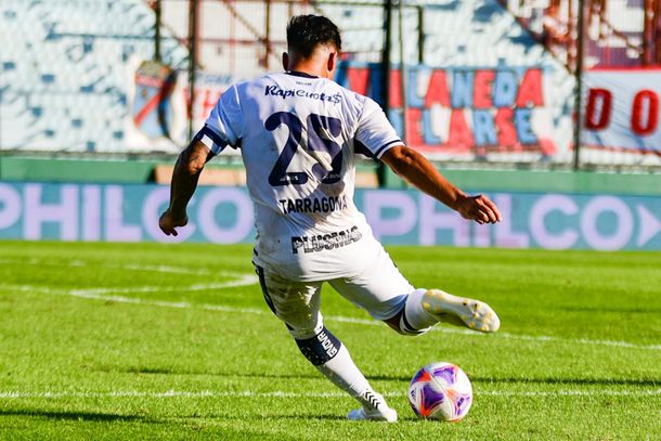 Hincha de Gimnasia se infiltró en el Viaducto, gritó el gol y la reacción local se volvió viral