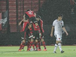 El festejo de Newell´s tras el gol agónico de Maxi Rodríguez El festejo de Newell´s tras el gol agónico de Maxi Rodríguez