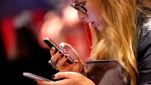 WhatsAppitis: una mujer sufre el primer caso en el mundo