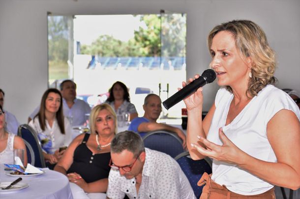 El Movimiento Nacional de Rocha respaldará la precandidatura presidencial de Laura Raffo.