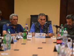 El Gobierno citó a la CGT para frenar la convocatoria al paro general