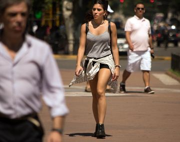 El fin de semana largo termina con calor y lluvias aisladas hacia la tarde noche en la Ciudad