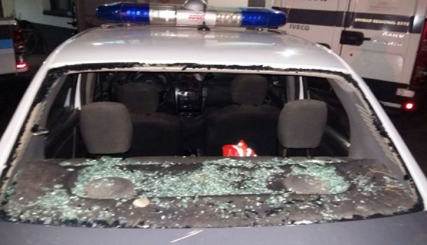 Insólito: dos ladrones que escapaban de la policía fueron ayudados por vecinos