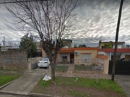 Un perro Pitbull atacó a ocho vecinos en Morón: un policía lo mató a tiros