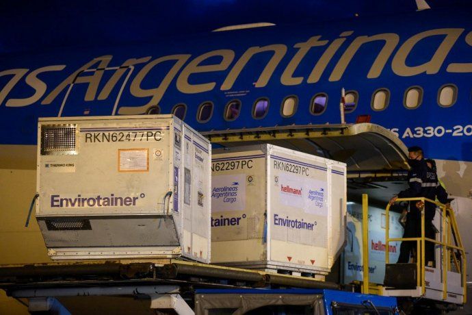 Viaja otro vuelo de Aerolíneas Argentinas a Beijing para buscar dosis de Sinopharm