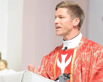 Llegó a jugar en la Selección y se retiró para ser sacerdote: de qué jugador se trata