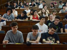 La UBA extiende hasta el domingo la inscripción para todas las carreras