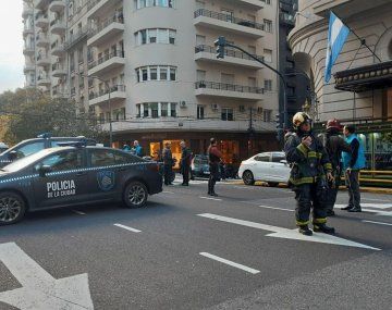 Amenaza de bomba en el hotel Alvear: le negaron la habitación presidencial y aseguró tener explosivos