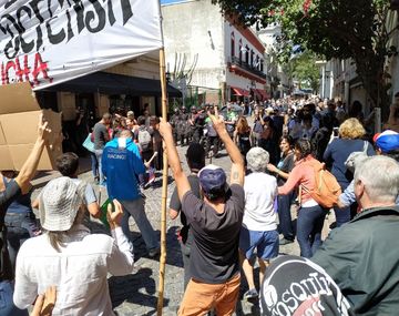 Incidentes entre la Policía y artesanos en San Telmo: al menos 17 detenidos