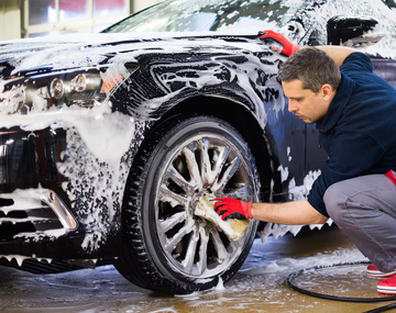 La mejor hora para lavar el auto, según lo que recomienda la IA