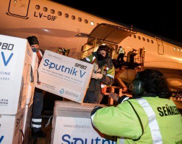 Llegó el vuelo de Aerolíneas Argentinas con más de 709 mil dosis de la Sputnik V