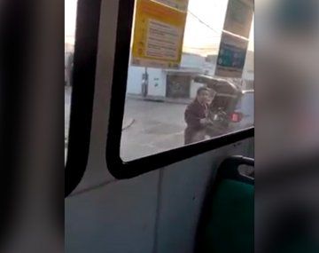 Se peleó con un colectivero y sacó un arma: los pasajeros terminaron cuerpo a tierra