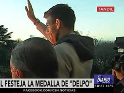 una multitud celebro la medalla con juan martin del potro en tandil una multitud celebro la medalla con juan martin del potro en tandil