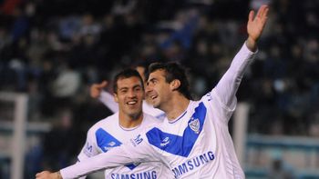 velez se quedo con un agonico triunfo ante tigre en victoria velez se quedo con un agonico triunfo ante tigre en victoria