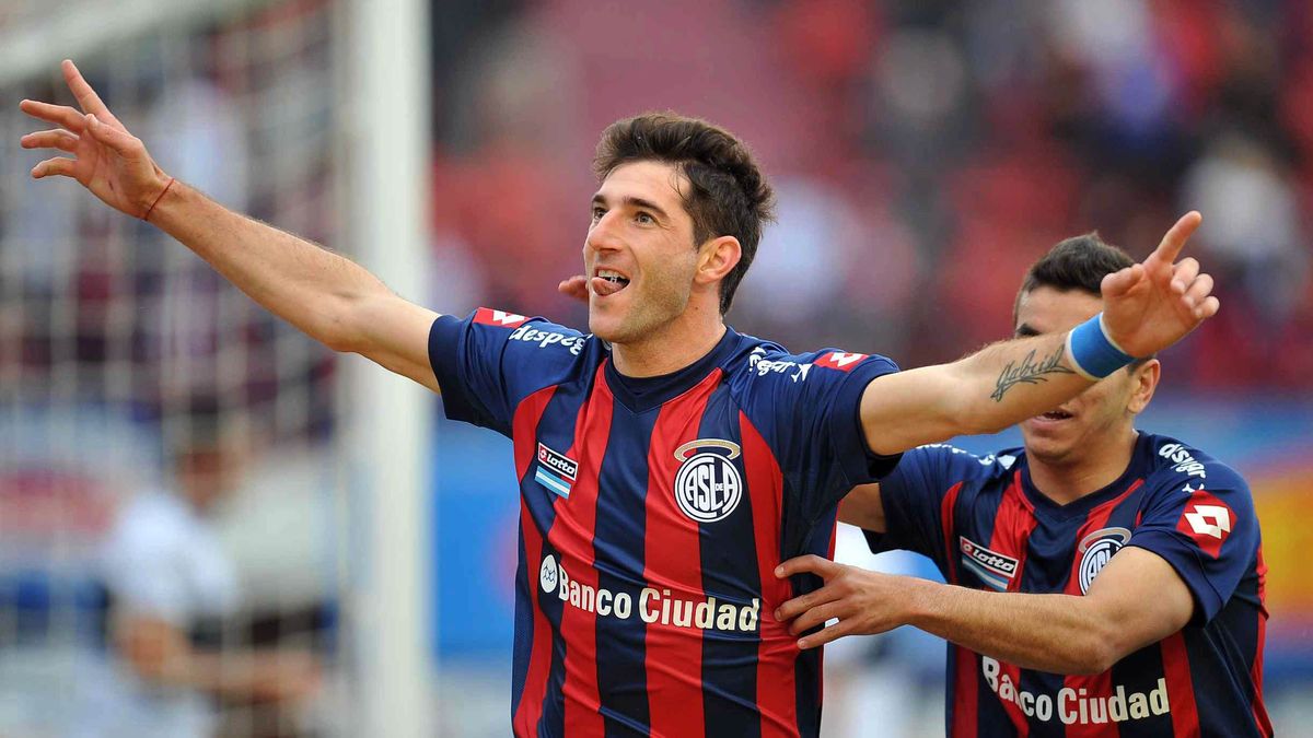 San Lorenzo goleó a Gimnasia y se sube a lo más alto