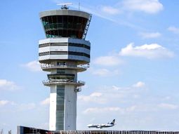 Torre de control del aeropuerto de Ezeiza Torre de control del aeropuerto de Ezeiza