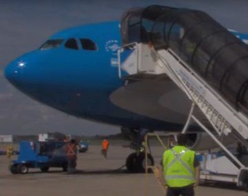 El vuelo de Aerolíneas Argentinas traerá más de 765 mil dosis de la vacuna Sputnik V