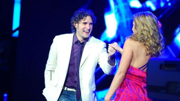 Viernes de humor con Alejandro Dávalos en el Casino Club de Santa Rosa