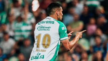 de la sombra en boca al estrellato en mexico: riquelme lo trajo de europa y ahora recupero su nivel de la sombra en boca al estrellato en mexico: riquelme lo trajo de europa y ahora recupero su nivel