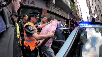 balean a un turista durante un robo en la peatonal florida balean a un turista durante un robo en la peatonal florida