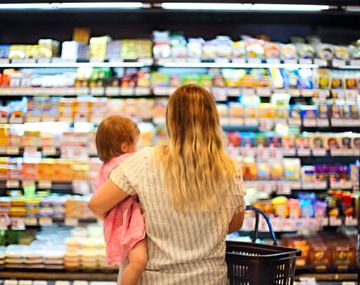 Preocupante: cuánto necesitó una familia tipo en noviembre para no ser pobre