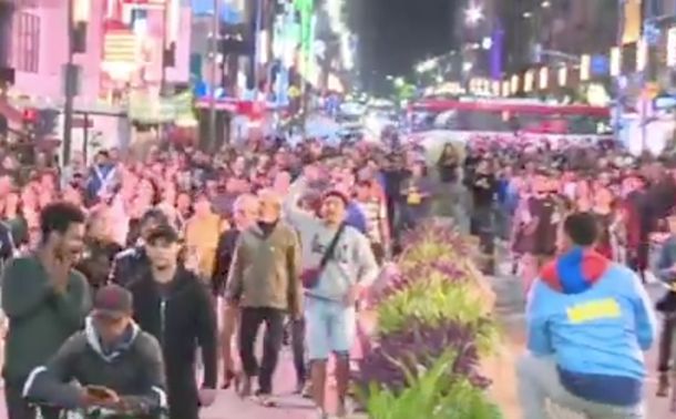 Impresionante caravana a Plaza de Mayo contra la represión del Gobierno