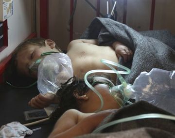 Difunden un cruento video de niños muertos por un ataque químico en Siria