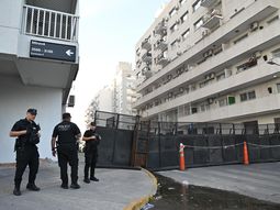 comienzan los trabajos de apuntalamiento en el complejo que se derrumbo en parque patricios comienzan los trabajos de apuntalamiento en el complejo que se derrumbo en parque patricios