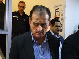 Guido Manini Ríos, senador por Cabildo Abierto. Guido Manini Ríos, senador por Cabildo Abierto.