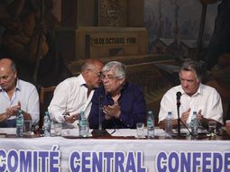 moyano y barrionuevo esperan a la uta para lanzar un nuevo paro moyano y barrionuevo esperan a la uta para lanzar un nuevo paro